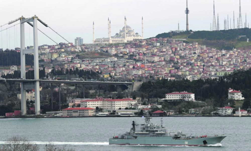 Η συμμαχία Άγκυρας-Κιέβου οδηγεί σε "πόλεμο" των Στενών: ”Η Τουρκία θα κλείσει τον Βόσπορο για τη Ρωσία”